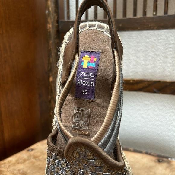 Espadrilles Women’s size 5 - Picture 2 of 4